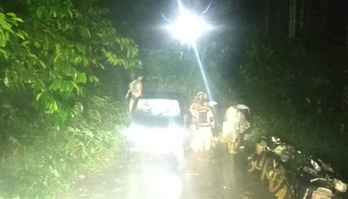 Jalan Di Meriah Jaya Longsor