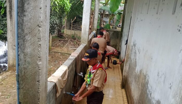 Membentuk Karakter Generasi Peduli Sosial Melalui Kegiatan Pramuka