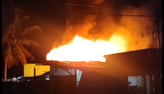 Enam Unit Rumah Hangus Terbakar