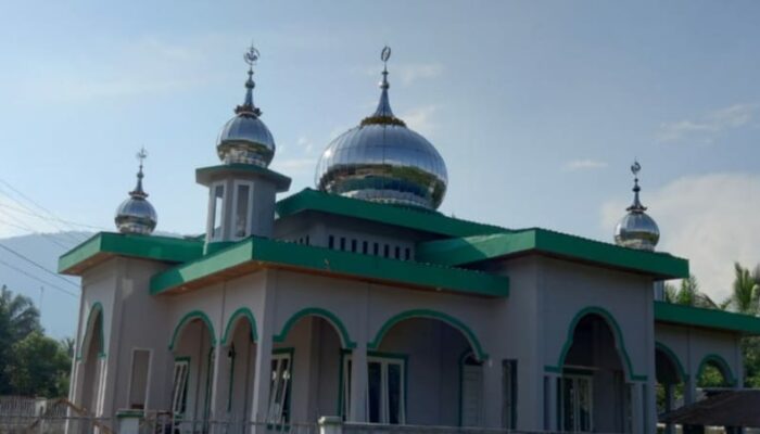 Kapolres Tapsel Bantu Rehab Masjid Baburrohman