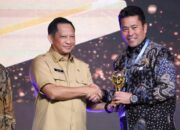 Pj Bupati Bener Meriah Terima Penghargaan Capaian UHC Dari Wapres