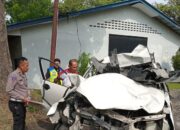 Avanza Tabrak Pembatas Jalan, Camat Sunggal, Istri Dan Staf Luka-luka