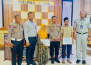 Kurang Dari 1×24 Jam, Jasa Rahaja Serahkan Santunan Korban Kecelakaan Di Pidie