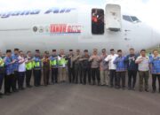 Perdana, Komoditi Bener Meriah Diangkut Pesawat Kargo Ke Jakarta