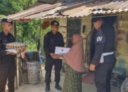 Jelang Ramadan, Brimob Kompi 2 Batalyon B Pelopor Aramiyah Bagi Sembako