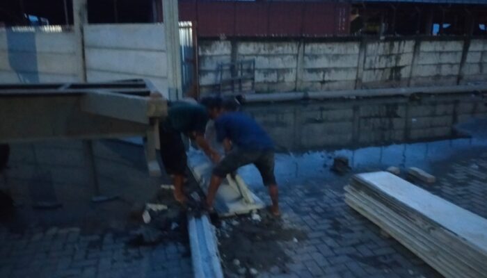 Perusak Tembok Perusahaan Masih Berkeliaran