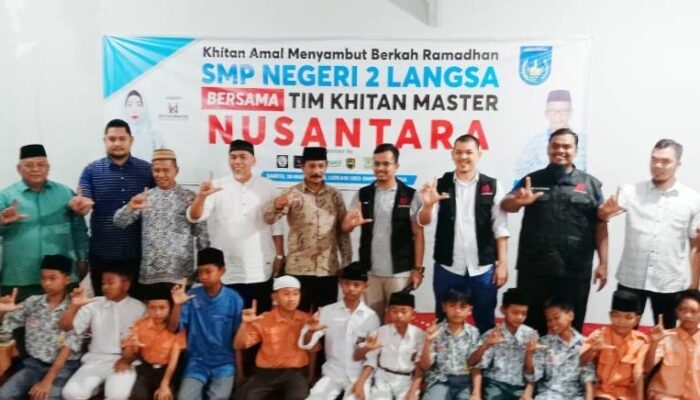 Tim Khitan Master Nusantara Khitan Amal Go To School Di SMPN 2 Langsa