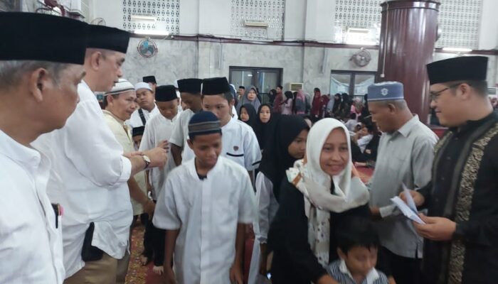 Yuslin Siregar Syukuran Bersama Ratusan Anak Yatim