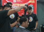 Ganjar Milenial Center Sumut Gelar Kegiatan Pelatihan Barbershop