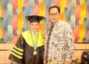 Ribka Tjiptaning Dianugerahi Gelar Doktor Kehormatan