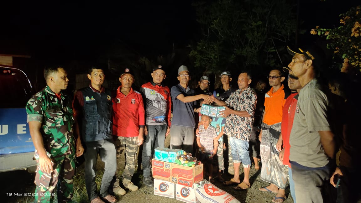 Pemkab Aceh Besar Antar Bantuan Masa Panik Angin Kencang