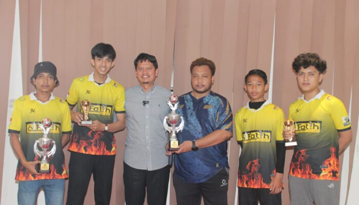 Prof.Ridha Dharmajaya Apresiasi Tim Futsal GM Karang Taruna Juara III Liga Futsal Nasional
