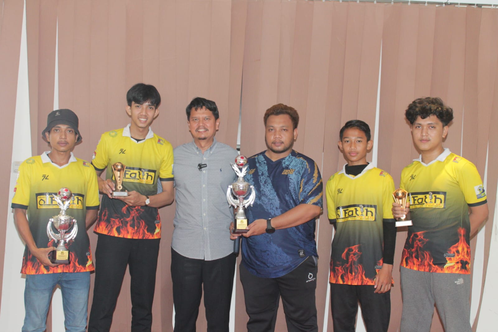 Prof.Ridha Dharmajaya Apresiasi Tim Futsal GM Karang Taruna Juara III Liga Futsal Nasional