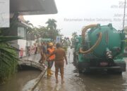 Mobil Pompa Air Dan Mobil Derek Diturunkan Dinas SDABMBK Atasi Banjir Di Perumahan Tasbih