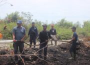 Kapolres Aceh Singkil Kerahkan Personel Padamkan Karhutla
