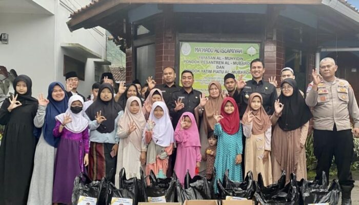 Sespimmen Dikreg Ke-63 Beri Puluhan Sembako Ke Pesantren Dan Panti Asuhan