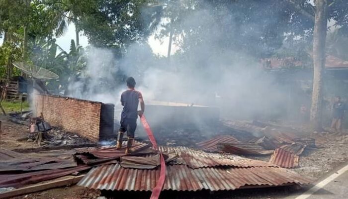 Tidak Ada Korban Jiwa, Satu Rumah Ludes Terbakar Di Agara