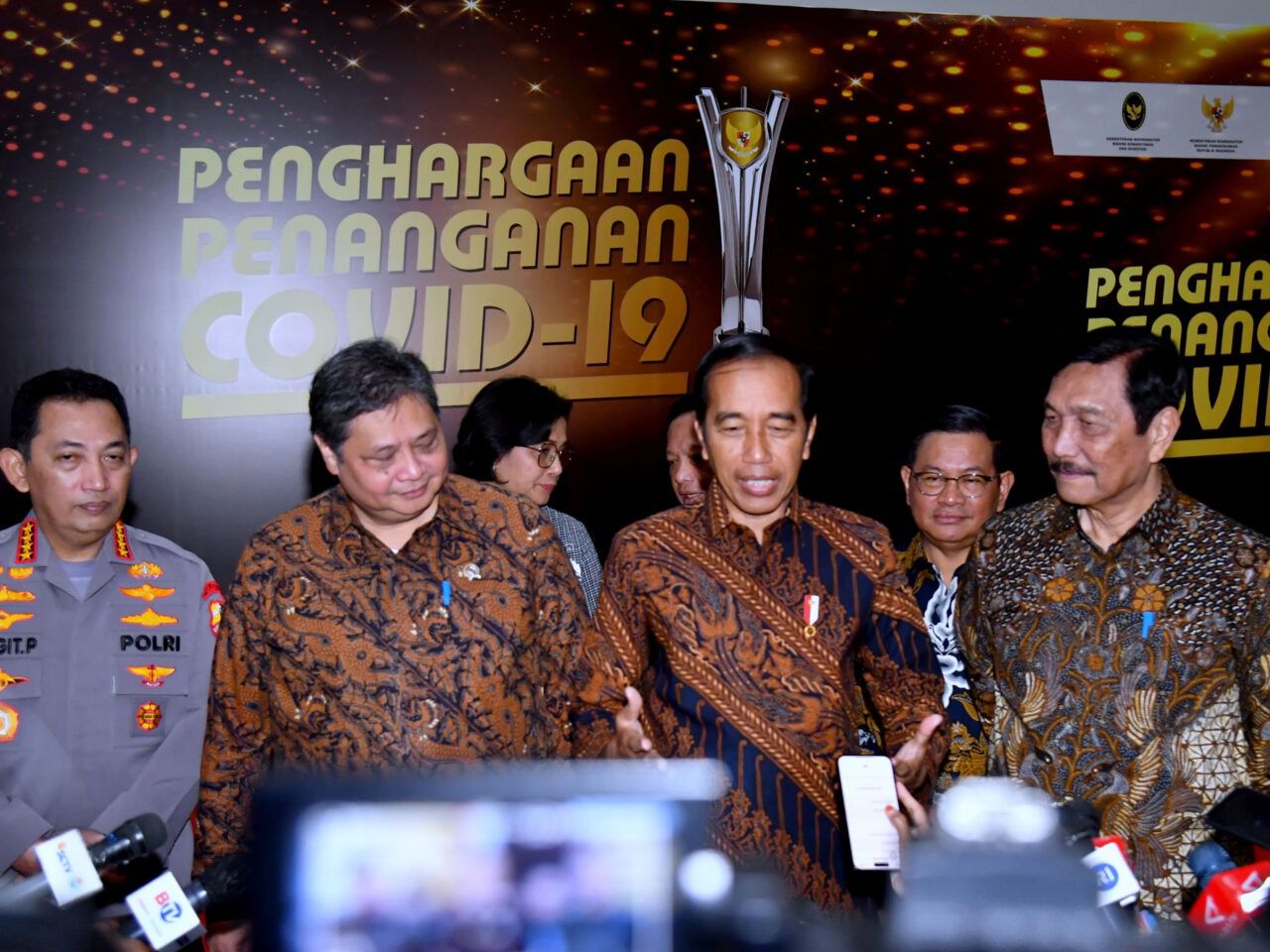 Garda Terdepan Penanganan Covid-19 Di Indonesia, Holding BUMN Farmasi Raih Penghargaan PPKM Award 2023