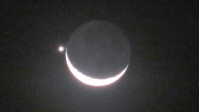 Indahnya Langit Medan Malam Ke-3 Ramadan, Bulan Sabit Berpapasan Dengan Venus