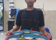 Buka Bersama Di Masjid Ghaudiyah, Bubur Sup Menjadi Hidangan Utama