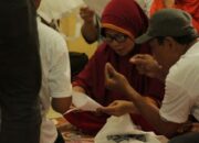 Orang Muda Ganjar Binjai Bagi Kaca Mata Baca Untuk Para Ibu Pengajian