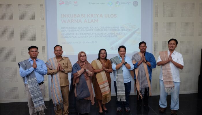 TPL Kini Jadi Bapak Asuh Penenun Ulos Pewarna Alami Kabupaten Toba