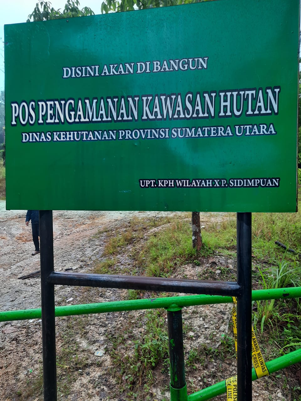 Illegal Logging Di Tapsel, Pelaku Rusak Portal Polisi Illegal Logging Di Tapsel, Pelaku Rusak Portal Polisi