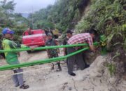 Illegal Logging Di Tapsel, Pelaku Rusak Portal Polisi