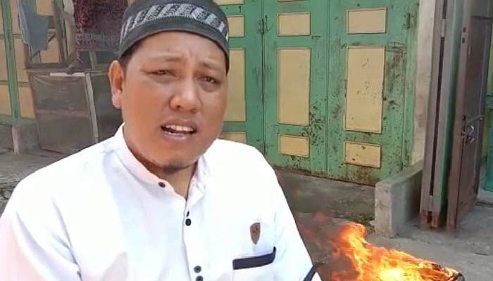 Pedagang Tanjung Balai Bakar Sepatu Dan Tantang Menteri Perdagangan Berdebat