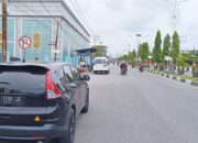 Parkir Sembarang Di Depan RSUD Tgk Chik Ditiro, Kesadaran Masyarakat Masih Rendah
