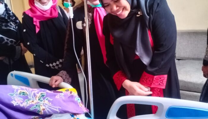 Rosmaida Darma Wijaya Jenguk Maisaroh