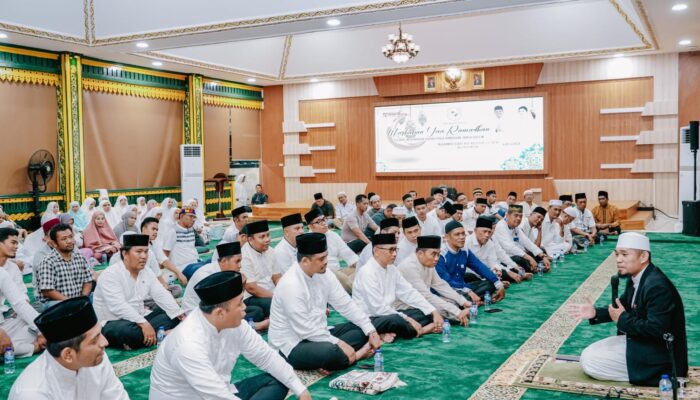 Di Malam Ketujuh Ramadhan, Bobby Nasution Bersama Jajaran Kecamatan Medan Maimun Shalat Tarawih Berjamaah