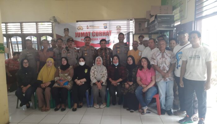 Kapolsek Medan Timur Dengar Curhatan Masyarakat Di Kantor Lurah Gaharu