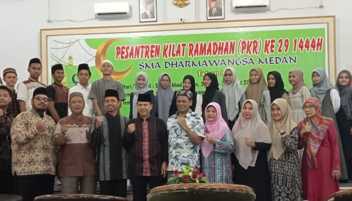 Memaknai Bulan Ramadhan, SMA Dharmawangsa Gelar Pesantren Kilat