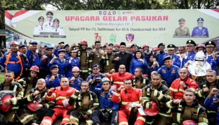 Upacara Gelar Pasukan HUT Satpol PP, Satlinmas Dan Damkarmat Di Lapangan Benteng Medan Diwarnai “Unjuk Rasa Anarkis”