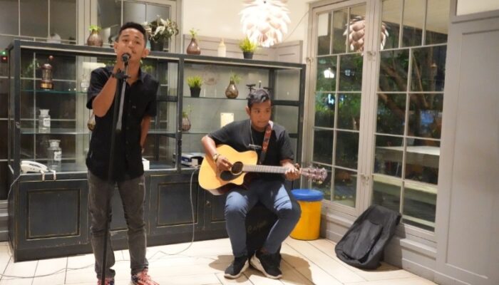 Pemko Medan Gandeng Musisi Jalanan Hibur Pengunjung Cafe