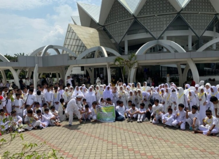 Ratusan Siswa Perguruan Islam Al Ulum Manasik Haji Akbar