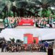 Mahasisa setibanya di lokasi melaksanakan Plantation Fieldtrip Kunjungan lapangan. Mahasiswa dan dosen bersama pihak Asian Agri di depan Pabrik Kelapa Sawit (foto bawah). Waspada/ist