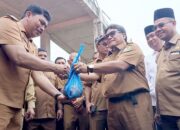 Pemkab Pidie Salurkan Paket Daging Meugang Untuk Warga Miskin