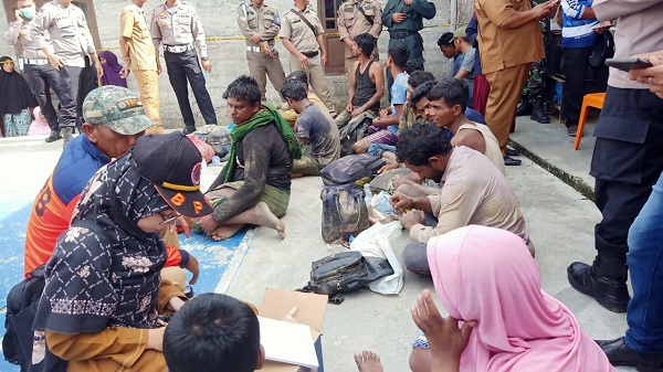 21 Imigran Rohingya Terdampar Di Abdya 21 Imigran Rohingya Terdampar Di Abdya