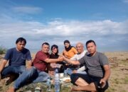 Menelusuri Pantai Barat Madina