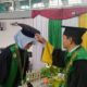 Rektor IAIN Langsa Dr. H. Basri, MA saat mewisuda sarjana dan program Magister (S2) di aula laboratorium kampus setempat, Kamis (16/3). Waspada/dede