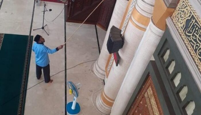 BKPRMI Aceh Timur Bersihkan Masjid Jelang Ramadan