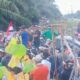 Pengunjukrasa berjumlah 371 petani plasma dari Desa Singkuang I, Kec.Muara Batang Gadis, Kab. Madina, 'menyerbu' ke areal PT RPR. Waspada/Ist