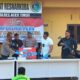 DIAMANKAN: Kapolres Aceh Timur AKBP Andy Rahmansyah SIK, memperlihatkan tersangka AB dan barang bukti dalam Konferensi Pers di Mapolres Aceh Timur di Peudawa, Senin (20/3). Waspada/Muhammad Ishak