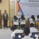 Sekda Azmi membuka pelaksanaan Ujian CAT sesi pertama di Aula Dinkes Aceh Singkil, Selasa (21/3). WASPADA/Ariefh