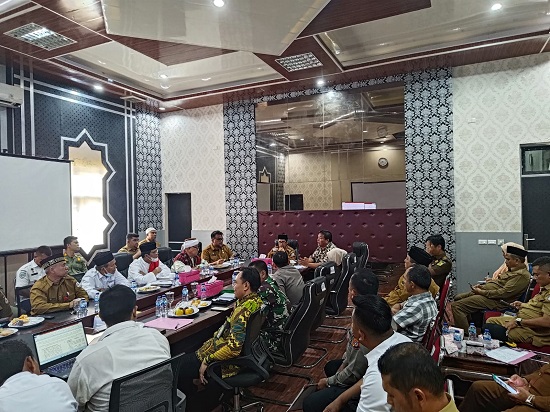Pemkab Aceh Tenggara menggelar rapat Forum Koordinasi Pimpinan Daerah Tentang menyemarakan syiar Ramadan Tahun 1444 H/2023 M di ruang rapat Bupati, Senin (20/3).Waspada/Ist