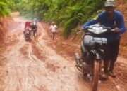 Warga Kecewa, Jalan Hancur Lebur Dikerjakan Tahun Depan