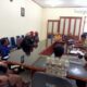 Ketua bersama anggota Lembaga Tuha Peut Lhok Seutuy, Baktiya, Aceh Utara kembali mendatangi Kantor Inspektorat Aceh Utara, Senin (6/3). Mereka mempertanyakan keseriusan penanganan dugaan anggaran bermasalah yang dilaporkan Januari lalu. (Waspada/ist)