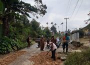 Pemerintah Kecamatan Timbun Jalan Rusak Dan Berlubang